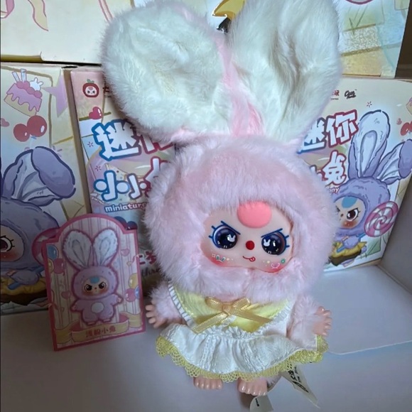 Special eyes! Baby Three miniature bunny! Box opened gently from bottom. - Picture 1 of 1